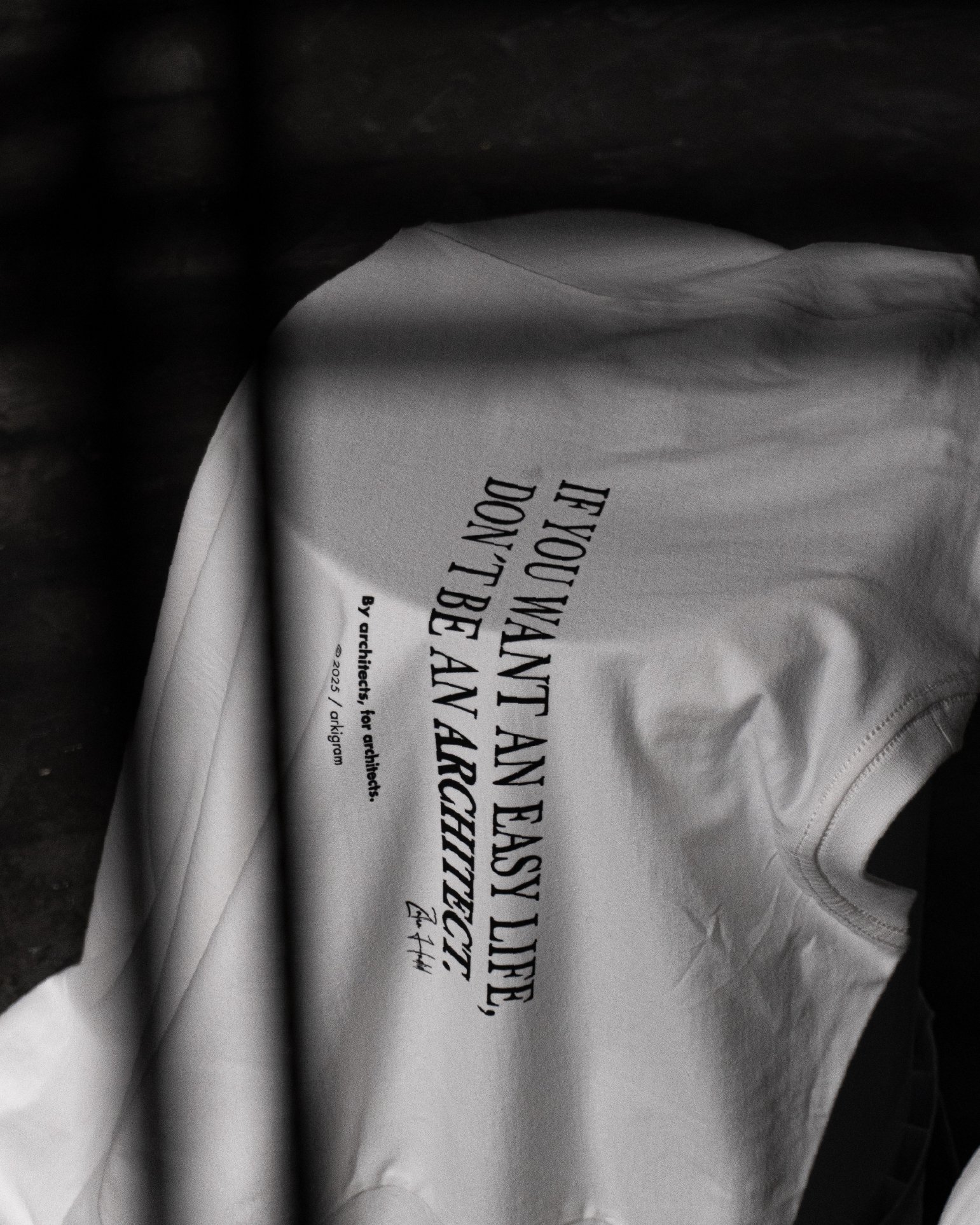 Architects wear black t-shirts club - Regular Fit